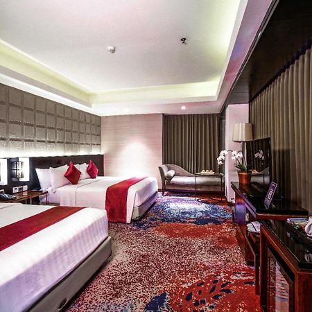 Hotel ASTON Pasteur à Bandung Extérieur photo