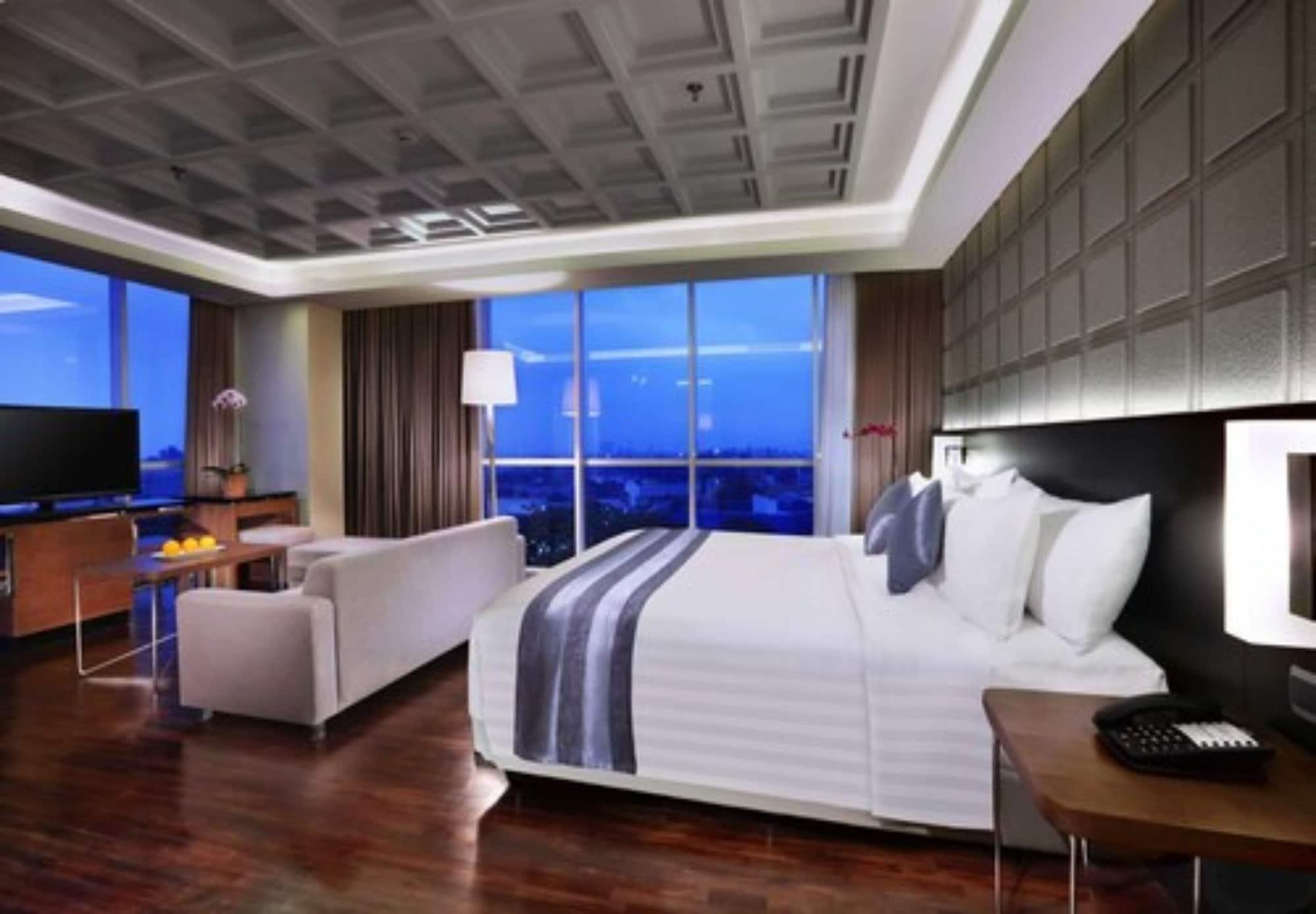 Hotel ASTON Pasteur à Bandung Extérieur photo