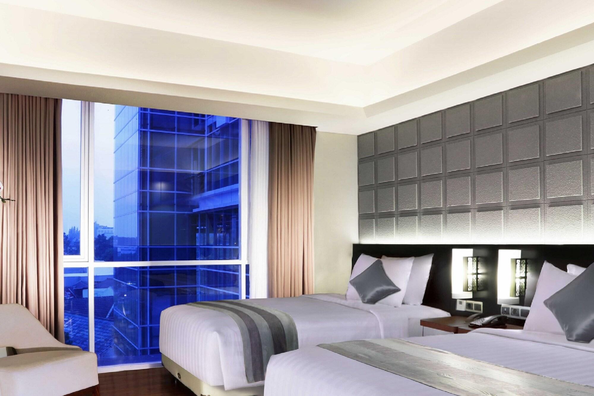 Hotel ASTON Pasteur à Bandung Extérieur photo