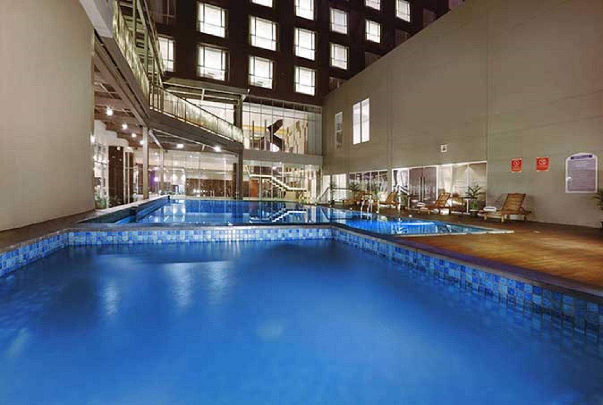 Hotel ASTON Pasteur à Bandung Extérieur photo