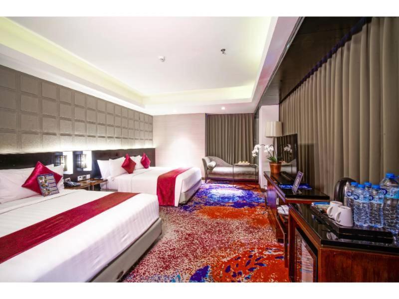 Hotel ASTON Pasteur à Bandung Extérieur photo