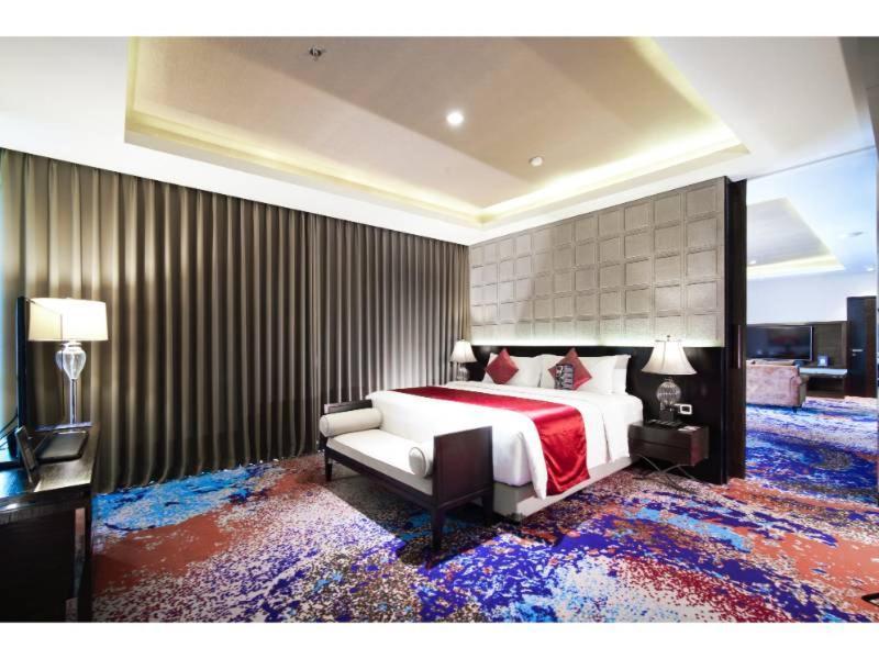 Hotel ASTON Pasteur à Bandung Extérieur photo